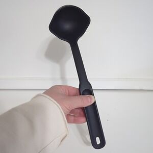 The Pampered Chef Ladle Black Nylon Cooking Serving Heat Resist to 428° Made USA